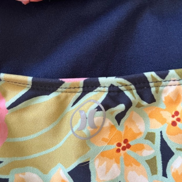 Hurley Floral Ladies' One- Piece Swimsuit Size L - Picture 11 of 15